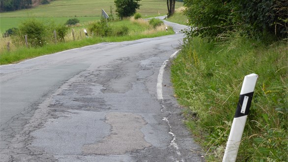 Bild zu Zu wenig Geld für NRW-Straßen